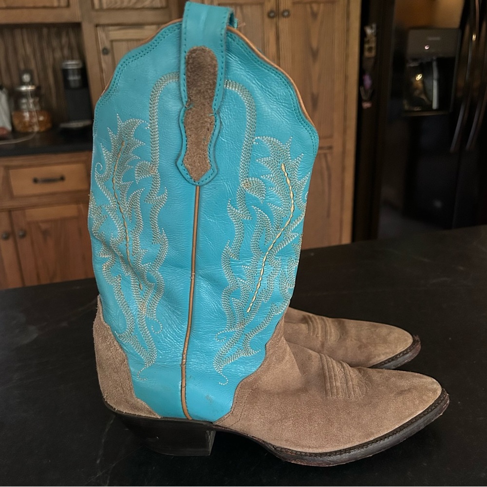 Nocona | Scalloped Top Cowboy Western Boots Turquoise Leather 4015 | womens 7.5